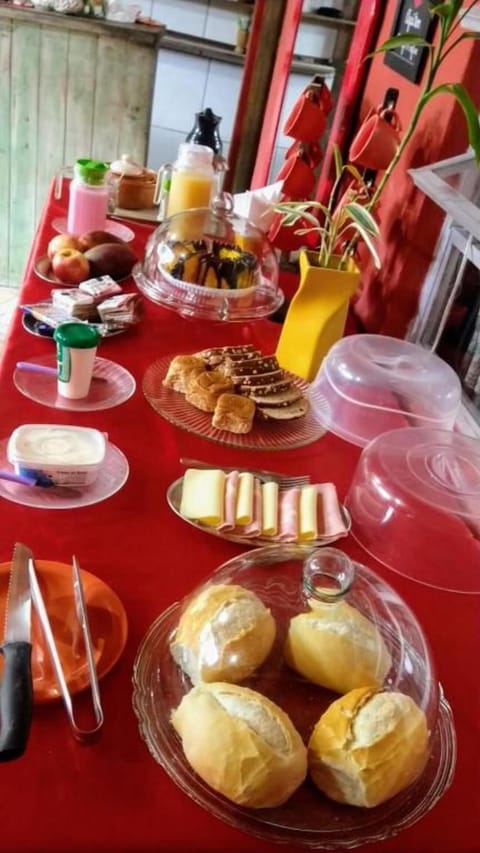 Daily continental breakfast (BRL 25 per person)