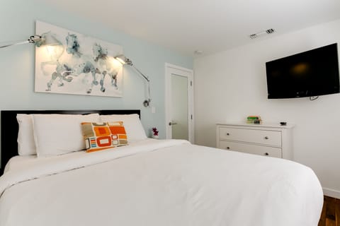 Superior Condo, 2 Bedrooms | 1 bedroom, premium bedding, desk, iron/ironing board