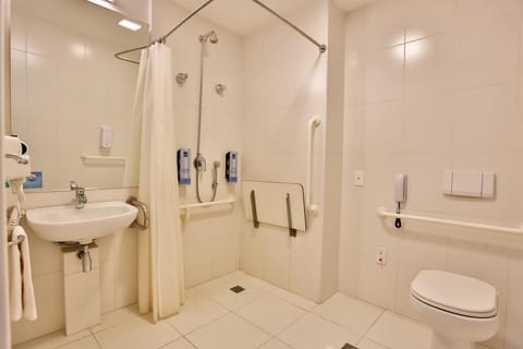Superior Double Room, Accessible | Bathroom | Shower, free toiletries, hair dryer, towels