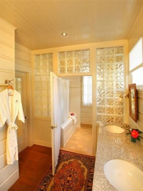 Room, 2 Bedrooms, Private Bathroom (Family Suite) | Bathroom | Shower, hair dryer, bathrobes, towels