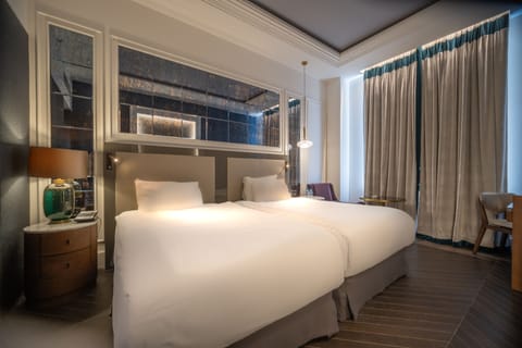 Deluxe Twin Room | Premium bedding, minibar, in-room safe, desk