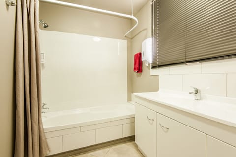 Apartment, 2 Bedrooms | Bathroom | Shower, free toiletries, hair dryer, towels