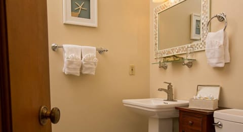 Room, Private Bathroom (#4 Carousel) | Bathroom | Hair dryer, towels, soap, shampoo