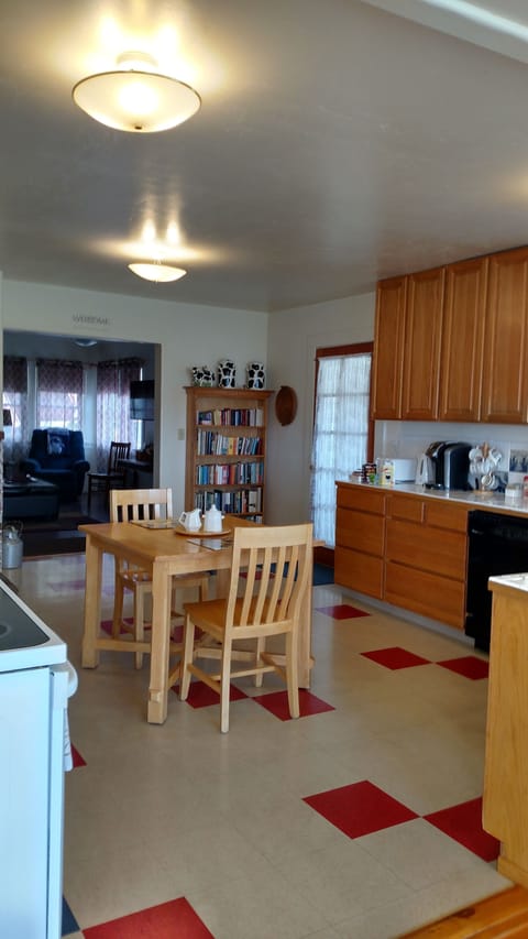 Kitchen area view from dinning room.