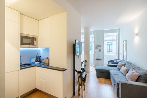 Cashmere Nightlife Studio 302 | Private kitchen | Fridge, microwave, stovetop, dishwasher