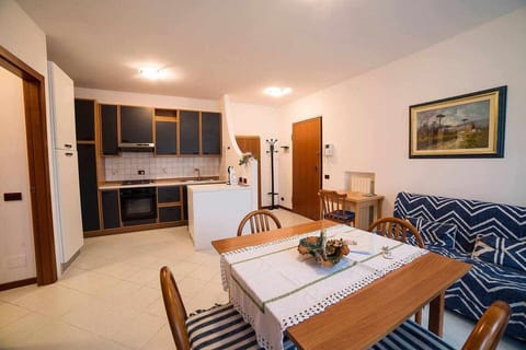 Living room,Dining area