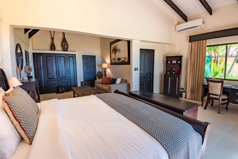 Deluxe Room, 1 King Bed, Ocean View | Premium bedding, in-room safe, individually decorated