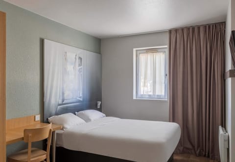 Double Room, Accessible | Desk, soundproofing, free WiFi, bed sheets