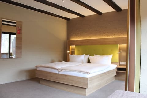 Standard Double Room | Premium bedding, desk, blackout drapes, free WiFi