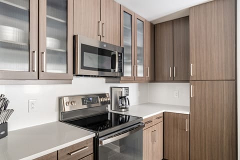 Deluxe Apartment, 1 Bedroom, Non Smoking, Balcony (Self Check-in with Virtual Front Desk) | Private kitchen | Full-size fridge, microwave, oven, stovetop