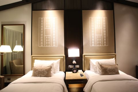 Junior Suite Twin | Premium bedding, down comforters, Select Comfort beds, minibar