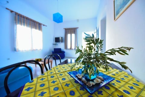 Villa, 2 Bedrooms (Blue) | In-room dining