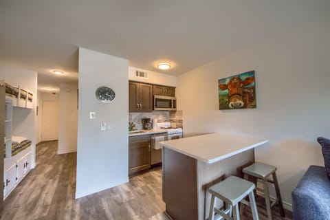 Condo, 1 Bedroom | Private kitchen | Fridge, microwave, oven, stovetop