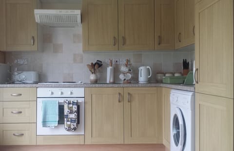 Deluxe Chalet, 2 Bedrooms, Non Smoking (Families & Couples only) | Private kitchen | Fridge, microwave, toaster