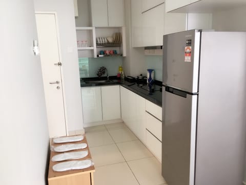 Deluxe and Double Suite | Private kitchenette | Fridge, microwave, stovetop, electric kettle