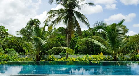 Outdoor pool, an infinity pool