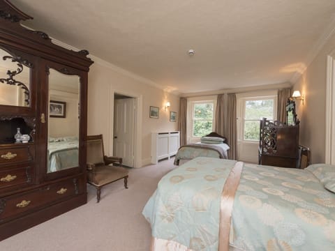 Double Room, Ensuite (with Shower)