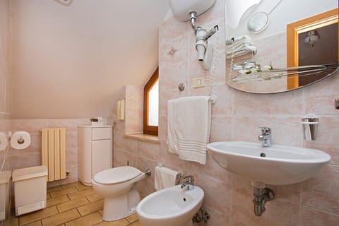 Double Room (Dependance) | Bathroom | Free toiletries, hair dryer, bidet, towels