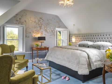 Pillowtop beds, individually decorated, desk, free WiFi