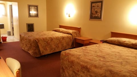 Double Room, 2 Queen Beds | Desk, iron/ironing board, free WiFi