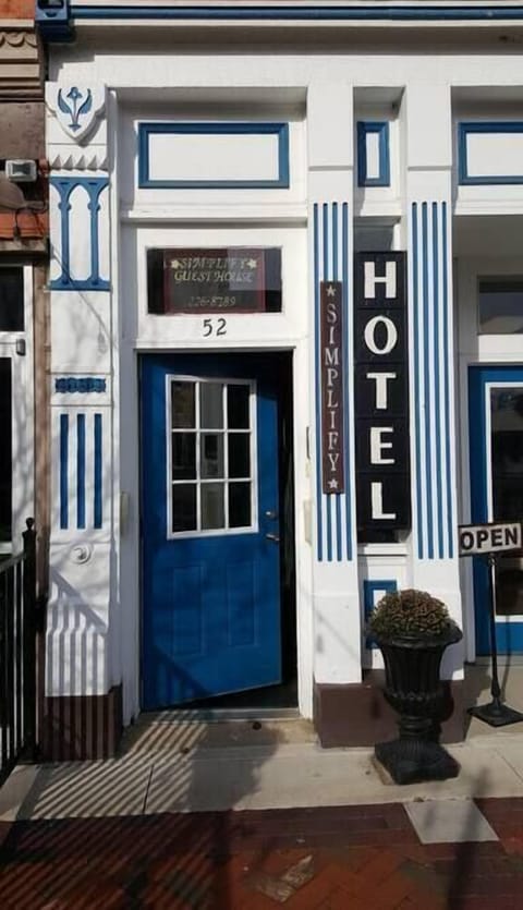 Entrance to Guest Homes. Located off Mulberry Street