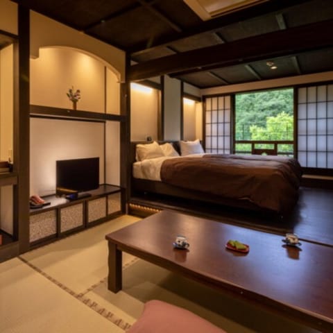 Renovated Japanese Western style Room | In-room safe, soundproofing, free WiFi, bed sheets