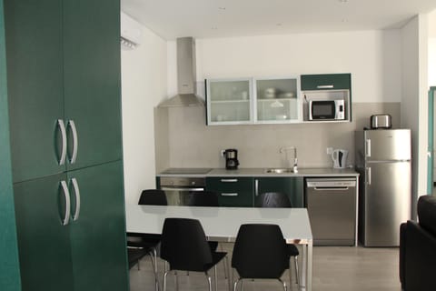 Deluxe Duplex, 2 Bedrooms | Private kitchen | Fridge, microwave, oven, stovetop