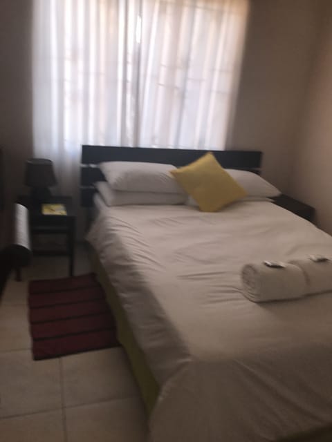 Budget Double Room | Desk, soundproofing, free WiFi, bed sheets