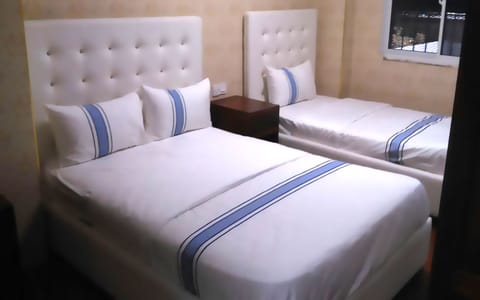 Egyptian cotton sheets, premium bedding, in-room safe, free WiFi