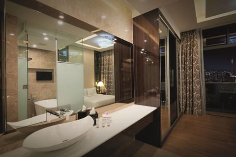 Studio Queen Room @ Residences | Bathroom | Free toiletries, hair dryer, slippers, towels
