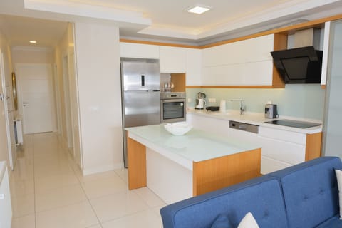 Comfort Suite, 2 Bedrooms, Sea Facing | Premium bedding, desk, iron/ironing board, free WiFi