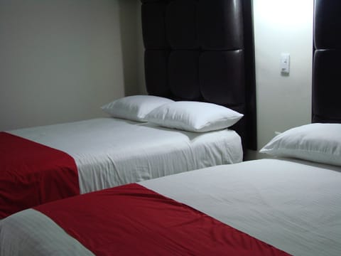 Double Room | Desk, free WiFi, bed sheets