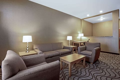 Suite, 1 Bedroom, Non Smoking | Premium bedding, pillowtop beds, desk, laptop workspace