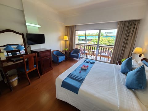 Superior Double Room, City View | Premium bedding, minibar, in-room safe, individually decorated