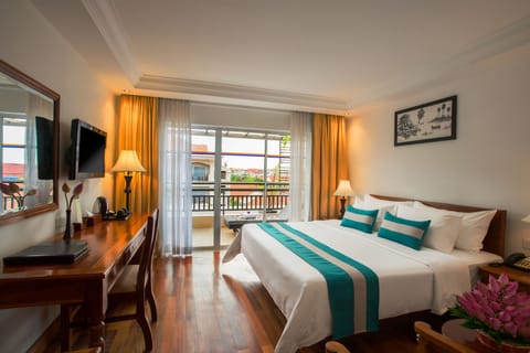 Premium Double Room | Premium bedding, minibar, in-room safe, individually decorated