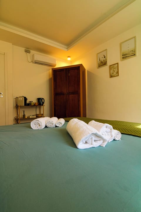Basic Double Room | Individually decorated, free WiFi, bed sheets