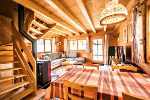 Flat-screen TV, fireplace, DVD player