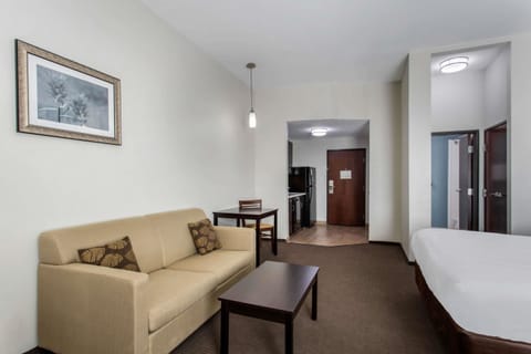 Efficiency, Suite, 2 Queen Beds, Non Smoking | Desk, free cribs/infant beds, WiFi, bed sheets