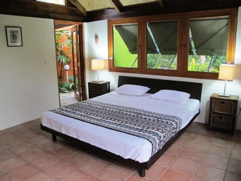 Garden Huts - Double Bed Only | Bed sheets