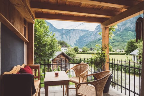 Traditional Chalet, 1 Queen Bed with Sofa bed, Non Smoking, Mountain View | Balcony