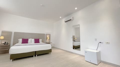 Junior Duplex, 1 King Bed | Room amenity