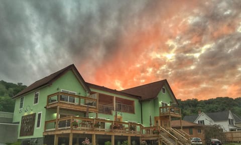 Roam Inn | Munising, MI | VacationRenter