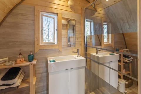 Cottage | 1 bedroom, premium bedding, soundproofing, bed sheets