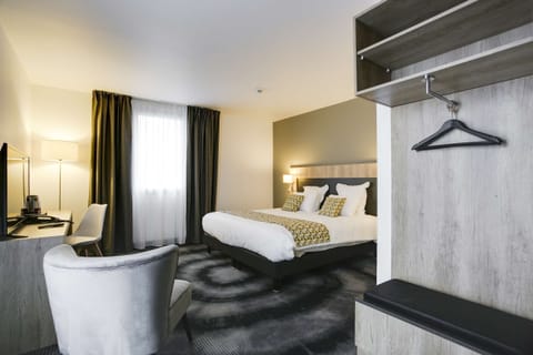 Junior Suite | Premium bedding, in-room safe, desk, soundproofing