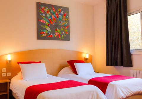 Standard Room, 2 Twin Beds | Premium bedding, desk, blackout drapes, soundproofing