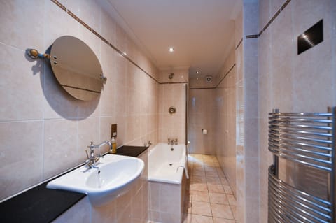 Character Double Room | Bathroom | Combined shower/tub, hair dryer, towels