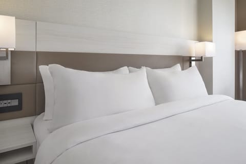 Premium bedding, in-room safe, desk, laptop workspace