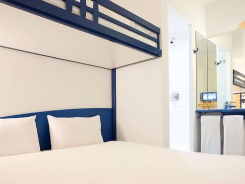 Triple Room, Multiple Beds | Premium bedding, desk, soundproofing, free WiFi