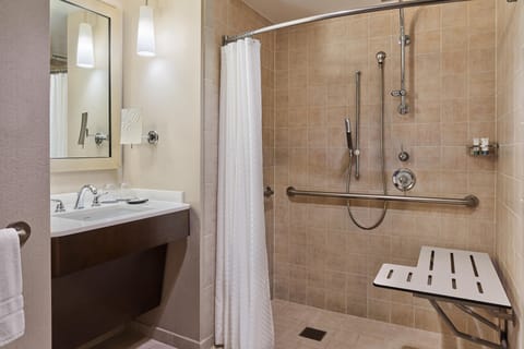 Room, 1 King Bed, Golf View (Mobility Accessible, Tub) | Bathroom | Combined shower/tub, free toiletries, hair dryer, bathrobes