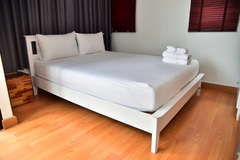 Standard Double Room | Blackout drapes, rollaway beds, free WiFi